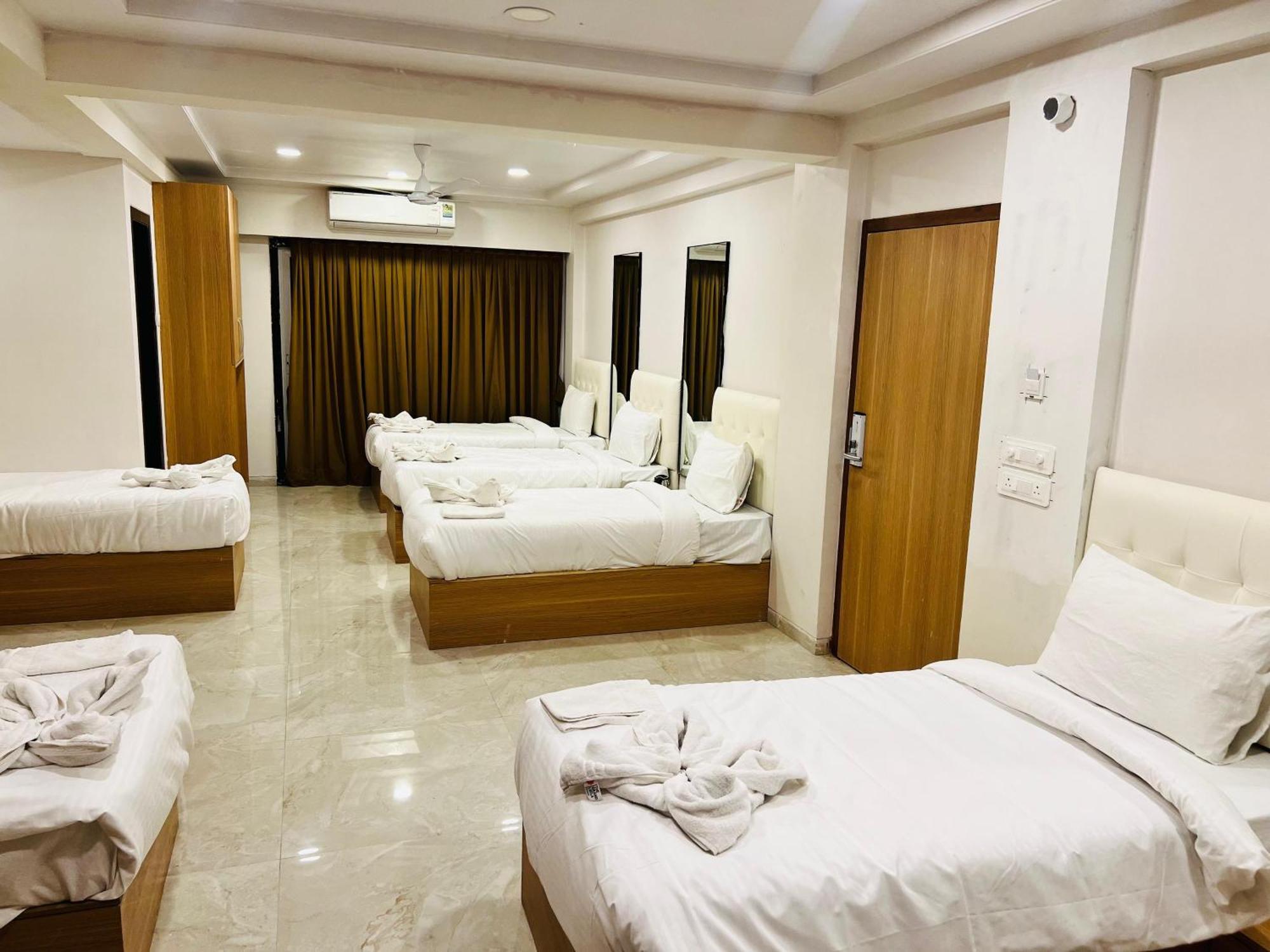 The Grand Leela Resort Khopoli Exterior photo