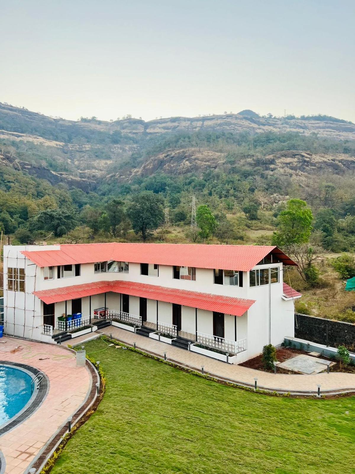The Grand Leela Resort Khopoli Exterior photo